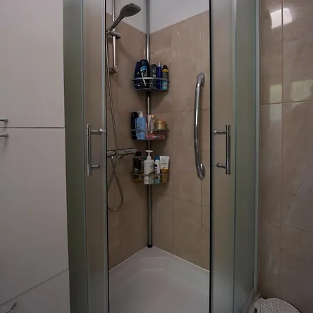 Lori Lägenhet *